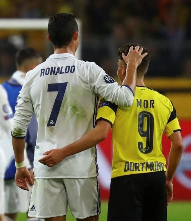 Foto - Emre Mor ve Ronaldo sosyal medyayı salladı!