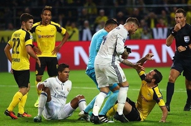 Foto - Emre Mor ve Ronaldo sosyal medyayı salladı!