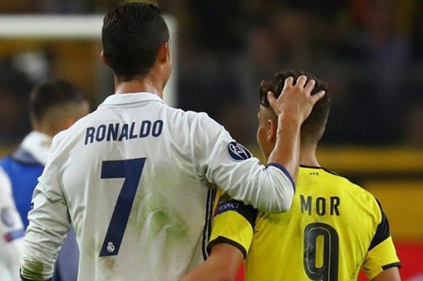 Foto - Emre Mor ve Ronaldo sosyal medyayı salladı!