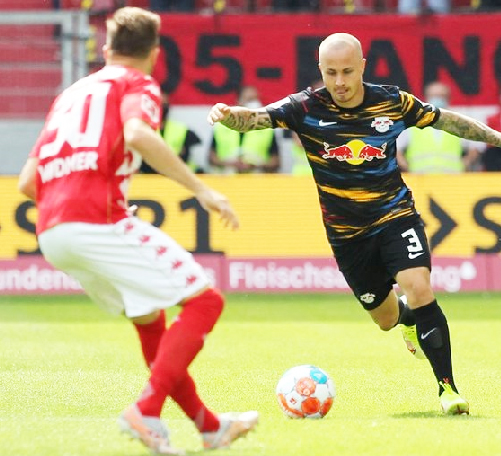 Foto - Emre olmadı, Kazımcan olmadı, Dubois olmadı ve O geliyor! Bomba patlamak üzere...