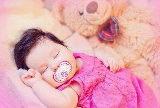 Foto - Emzik kullanan çocuk daha geç konuşuyor!