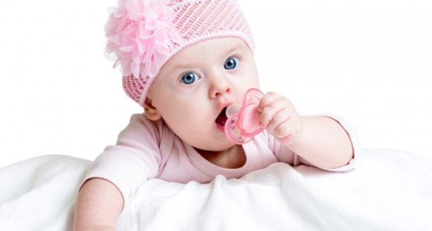 Foto - Emzik kullanan çocuk daha geç konuşuyor!