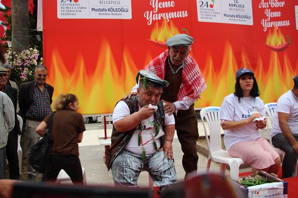 Foto - En acı yarışma! 3 dakikada 260 gram biber yedi bakın ne kadar kazandı