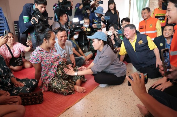 Foto - En az 285 ölü! Güney Asya doğal afetlerle boğuşuyor