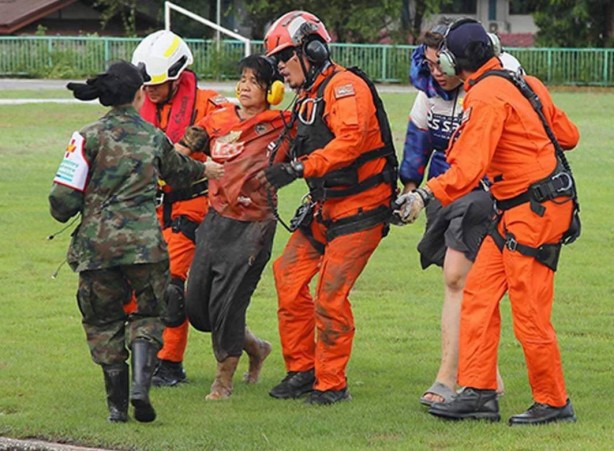 Foto - En az 285 ölü! Güney Asya doğal afetlerle boğuşuyor