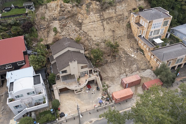 Foto - En az 4 kişi hayatını kaybetti! O ülkede son durum 
