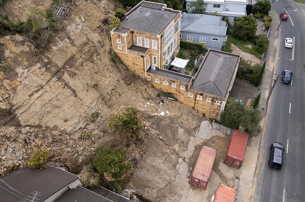 Foto - En az 4 kişi hayatını kaybetti! O ülkede son durum 