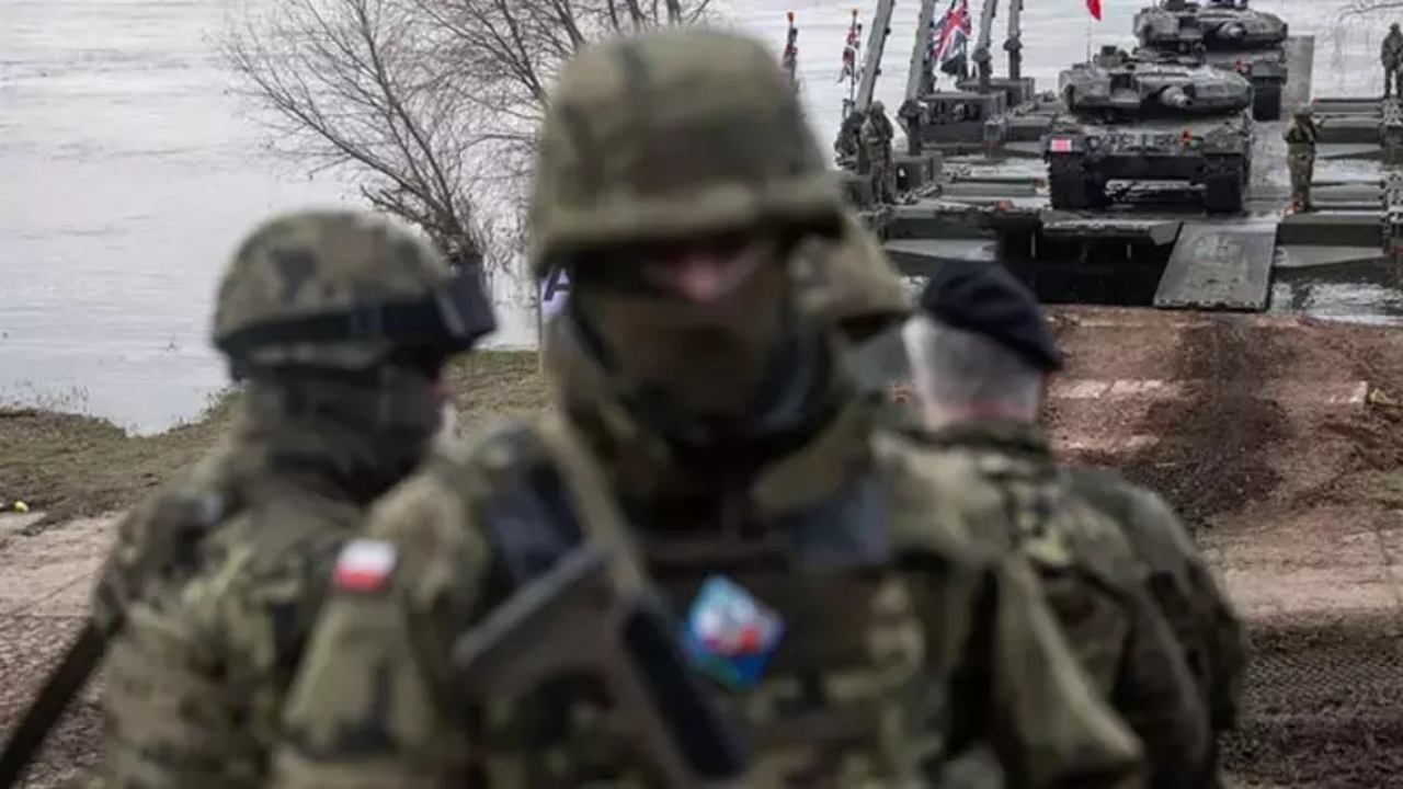 Foto - En büyük liman sessiz sedasız askeri üsse dönüşüyor! O ülkeyle savaş artık an meselesi