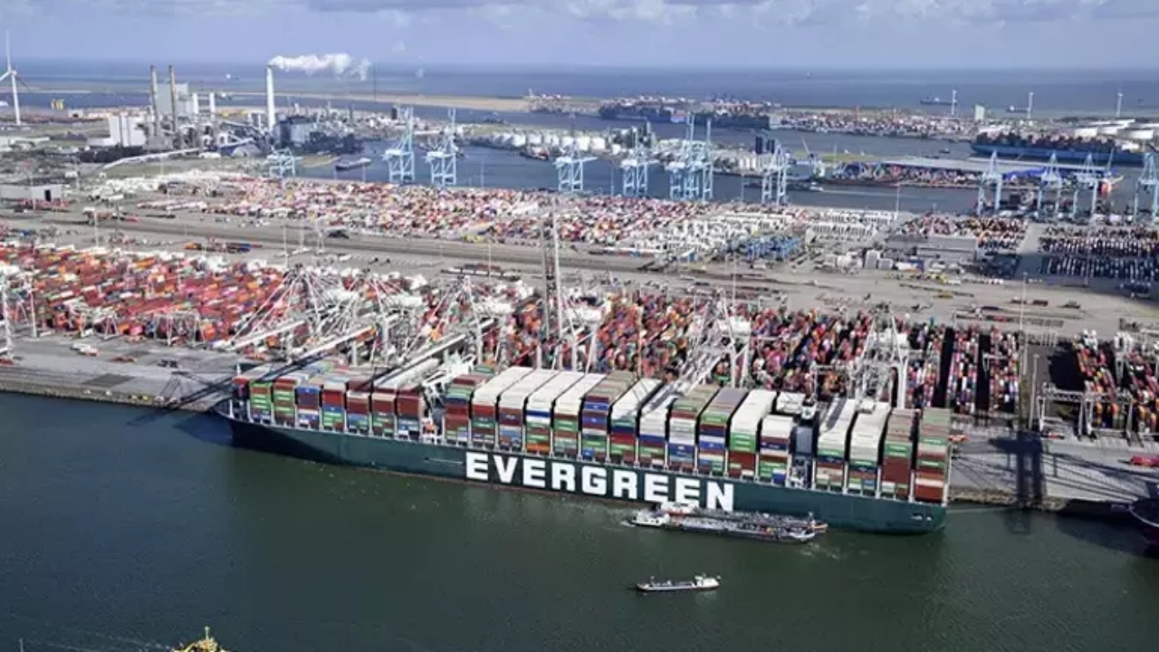 Foto - En büyük liman sessiz sedasız askeri üsse dönüşüyor! O ülkeyle savaş artık an meselesi