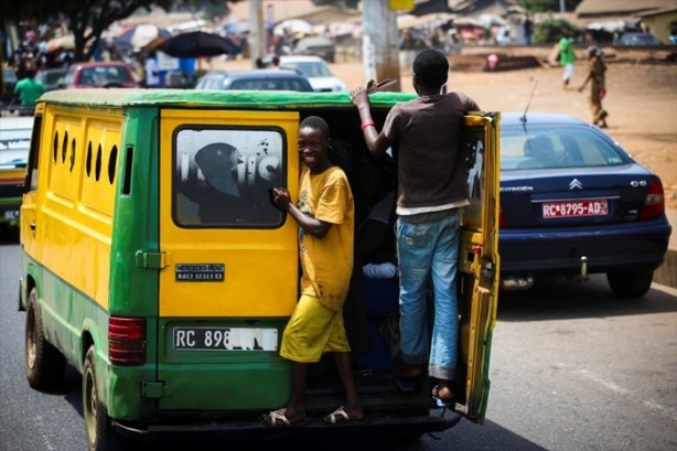 Foto - "En çaresiz anneler" Gine'de