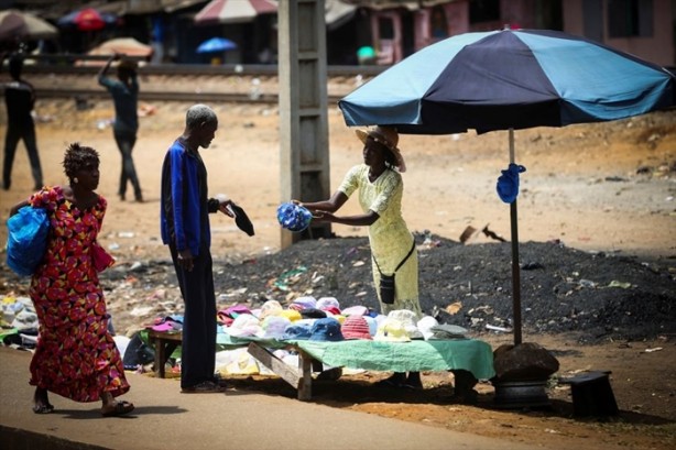 Foto - "En çaresiz anneler" Gine'de