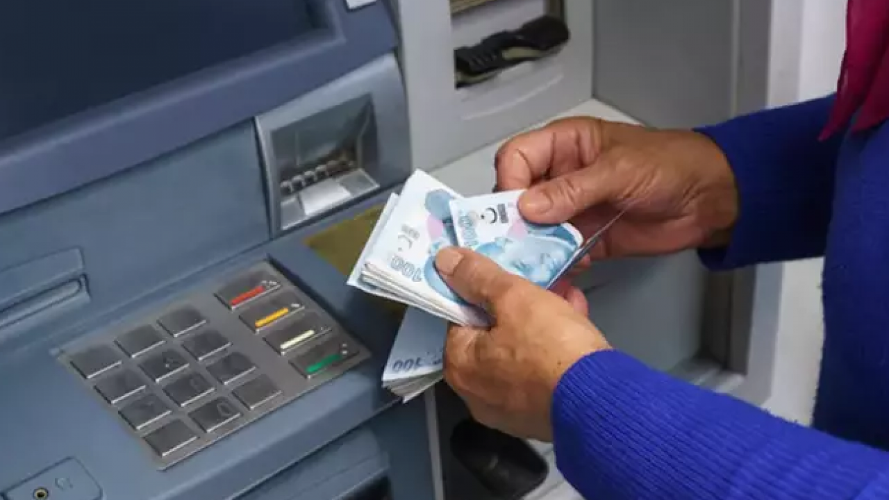 En düşük emekli ve memur maaşı ne kadar olacak? SSK ve Bağkur emeklisi yeni yılda zamlı maaşı kaç Tl olacak?