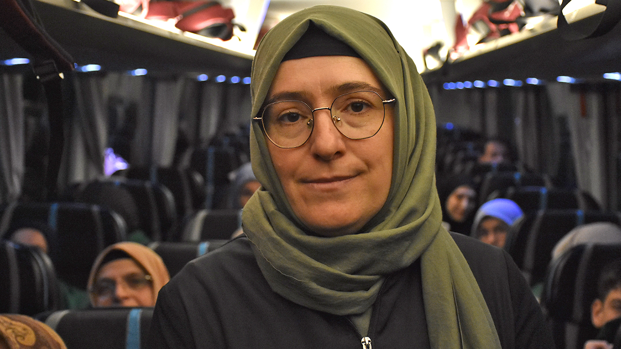 Foto - En duygusal uğurlamaya şahit oldular: ‘Sessiz’ce Umre’ye gittiler