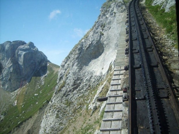 Foto - En garip tren yolları