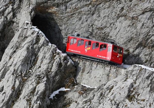 Foto - En garip tren yolları