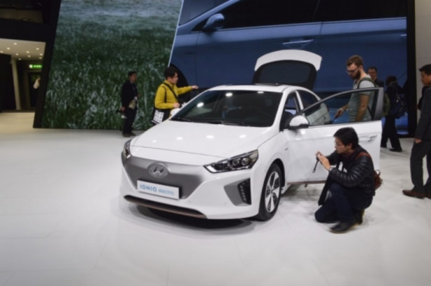 Foto - En güçlü elektrikli otomobiller