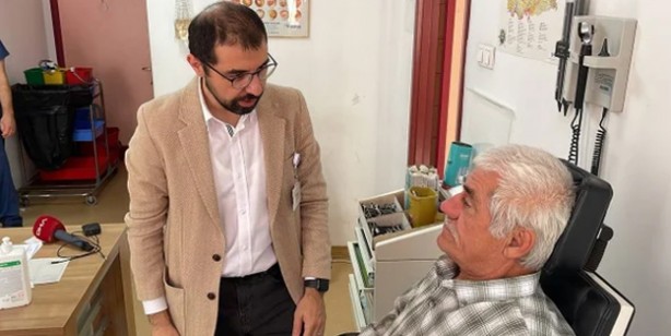 Foto - En ilginç olay: Burnunun içinden çıkan şok etti!