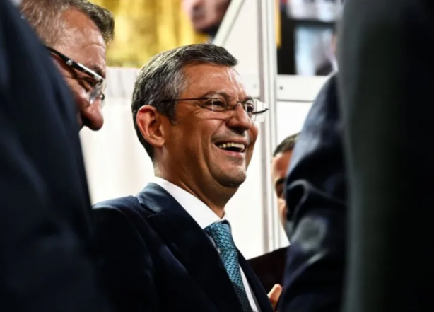 Foto - En iyi bildiği şeyi yapıyorlar! Hep kavga… İzmir ve İstanbul için birbirlerine girdiler!