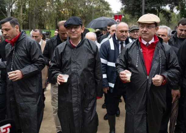 Foto - En iyi bildiği şeyi yapıyorlar! Hep kavga… İzmir ve İstanbul için birbirlerine girdiler!