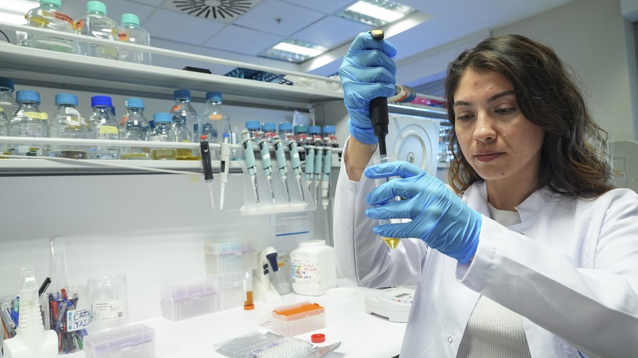 Foto - "En sinsi göz hastalığı" için Türk bilim insanlarından yerli ilaç