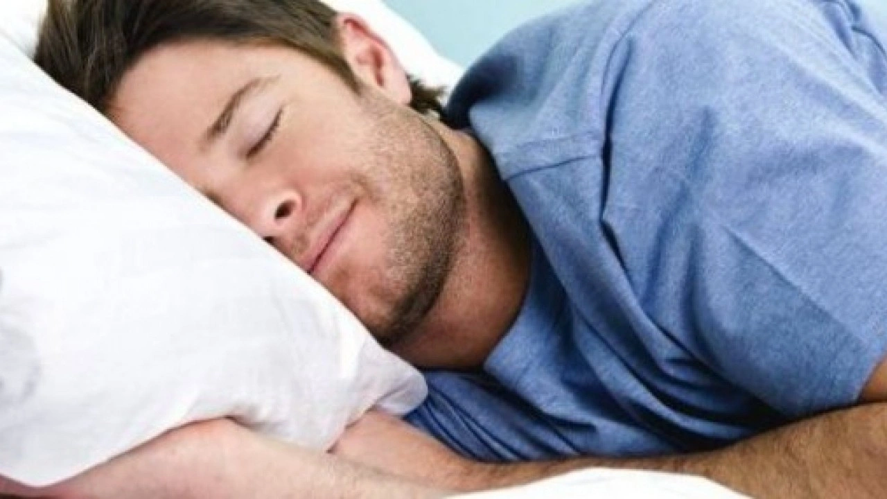 Foto - En tehlikeli uyku pozisyonu belli oldu: Omurga eğriliğine neden oluyor!