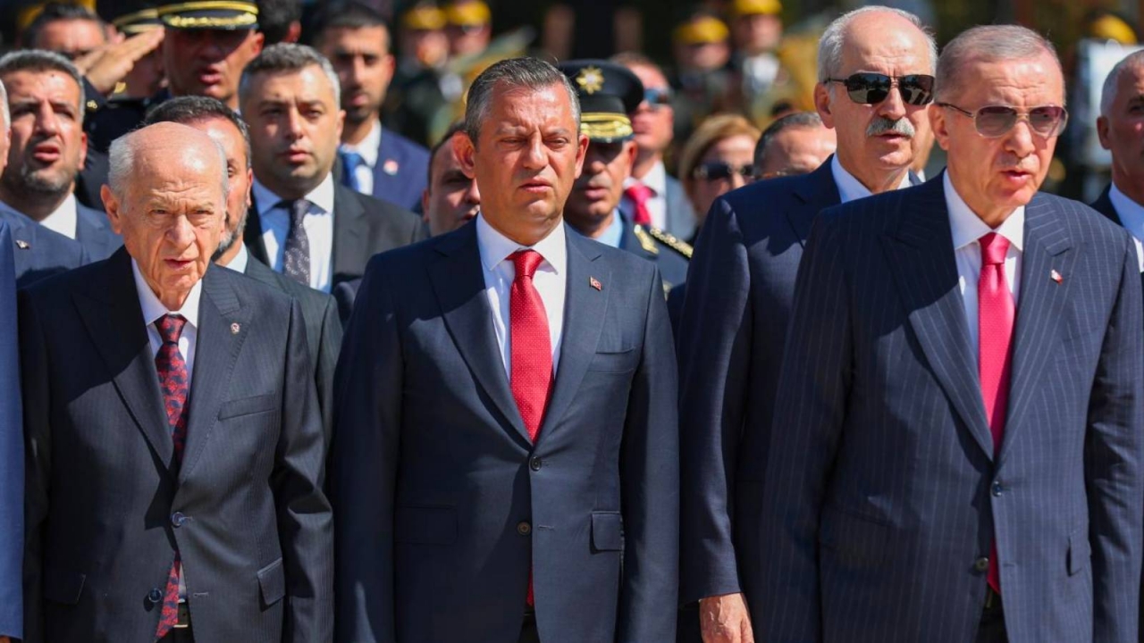 En yeni anket sonuçları paylaşıldı! İşte partilerin son oy oranları