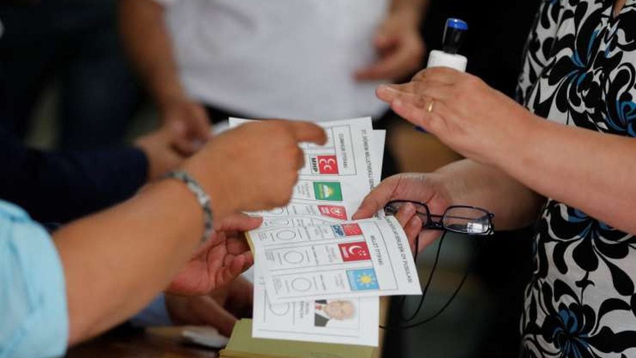 Foto - En yeni seçim anketinin sonuçları açıklandı! İşte partilerin son oy oranları