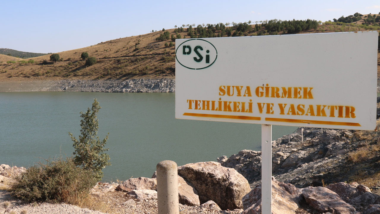 Foto - Endişelendiren manzara! Su seviyesi tarihin en düşük noktasında