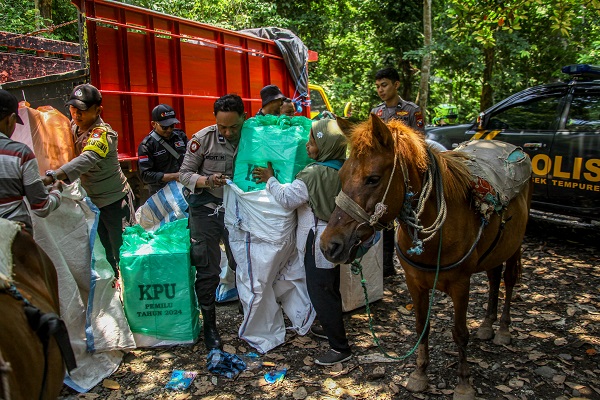 Foto - Endonezya seçime böyle hazırlandı! Turist değil seçim pusulası gezdiriyorlar