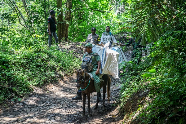 Foto - Endonezya seçime böyle hazırlandı! Turist değil seçim pusulası gezdiriyorlar