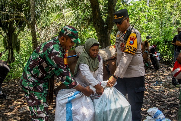 Foto - Endonezya seçime böyle hazırlandı! Turist değil seçim pusulası gezdiriyorlar