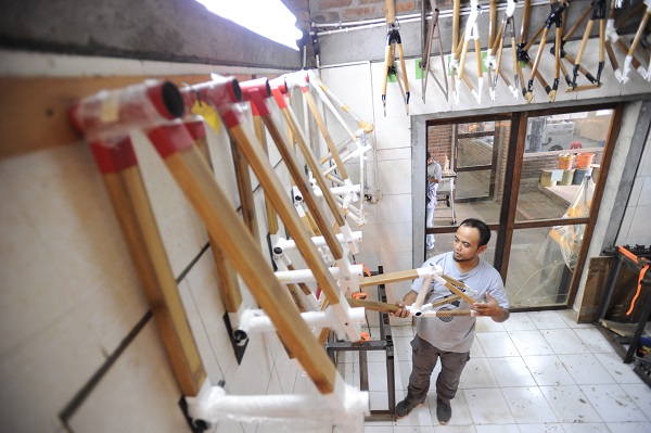 Foto - Endonezya'da bakın bisikletler nasıl yapılıyor?