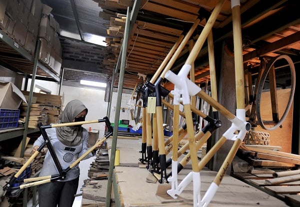 Foto - Endonezya'da bakın bisikletler nasıl yapılıyor?