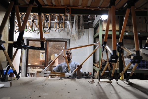 Foto - Endonezya'da bakın bisikletler nasıl yapılıyor?