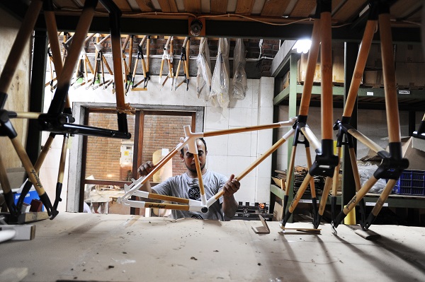 Foto - Endonezya'da bakın bisikletler nasıl yapılıyor?