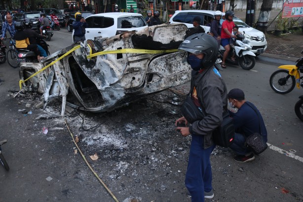 Endonezya’da feci olay! 120 kişi öldü