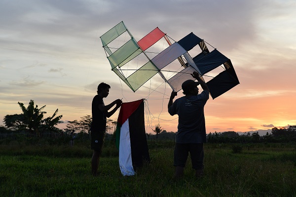 Foto - Endonezya’da Gazze için uçurtma uçurdular