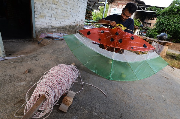 Foto - Endonezya’da Gazze için uçurtma uçurdular