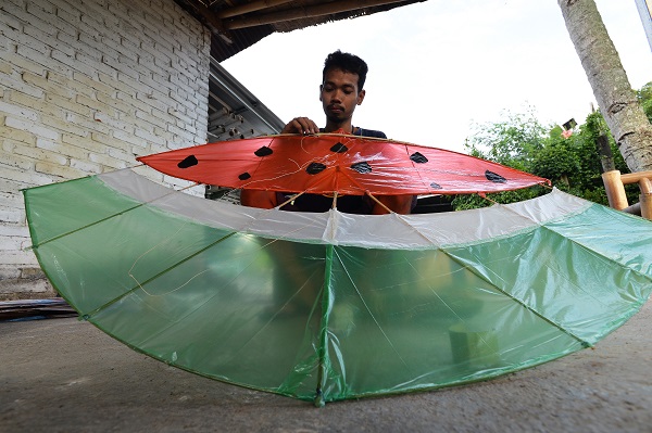 Foto - Endonezya’da Gazze için uçurtma uçurdular