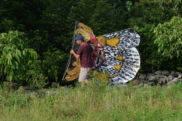 Foto - Endonezya’da Gazze için uçurtma uçurdular