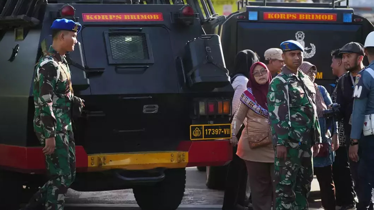 Endonezya'da patlama! Okul kampüsündeki camide cuma namazı sırasında patlama: Çok sayıda yaralı var