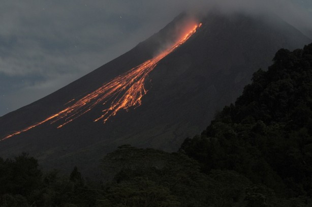 Foto - Endonezya'daki yanardağda volkanik hareketlilik