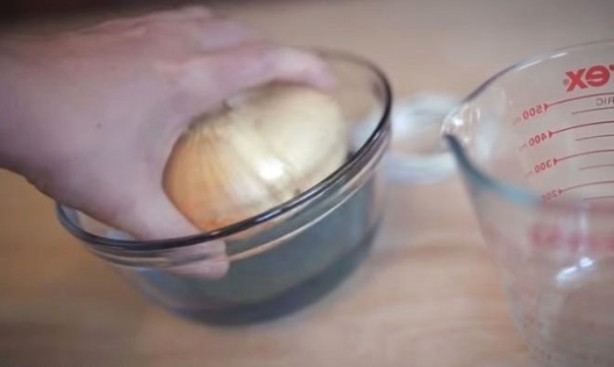 Foto - Enerji içeceği ve soğanla telefonunuzu şarj edin!