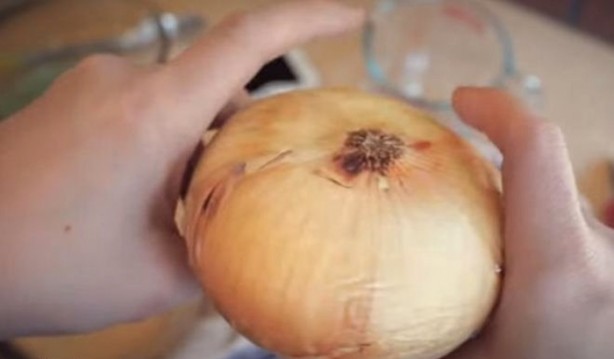 Foto - Enerji içeceği ve soğanla telefonunuzu şarj edin!