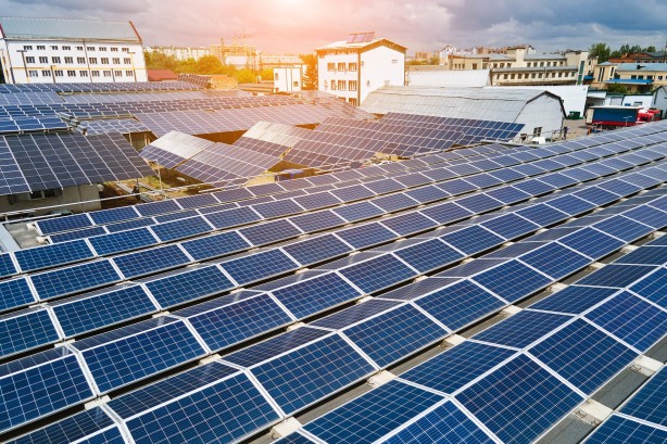 Foto - Enerji üretimi için mezarlıkların üstünü güneş panelleriyle kapatıyorlar!