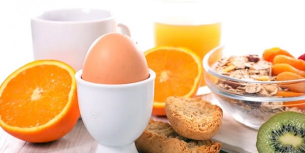 Enerji veren besinler, yiyecekler ve içecekler ile anında zinde hissedin! Vücudunuz için 8 sağlıklı gıda