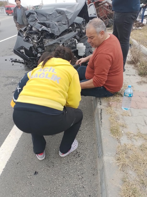 Foto - Enez Belediye Başkanı CHP'li Özkan Günenç kaza geçirdi