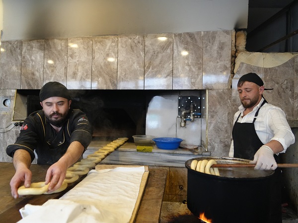 Foto - Enflasyonla mücadele çağırısına katıldılar! Bu simit yüzde 50 indirimli satılıyor