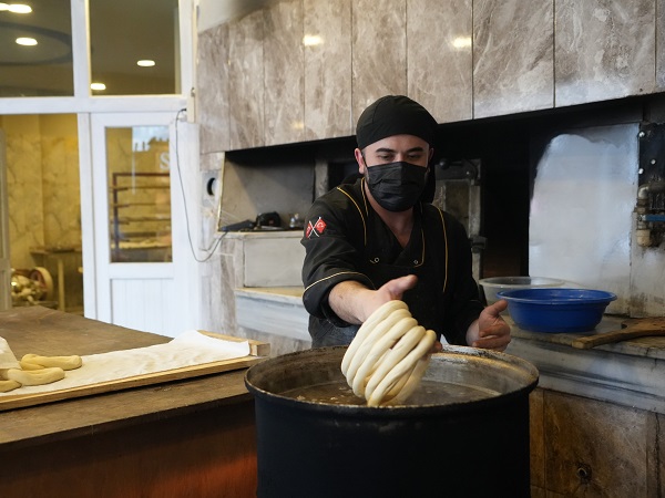 Foto - Enflasyonla mücadele çağırısına katıldılar! Bu simit yüzde 50 indirimli satılıyor