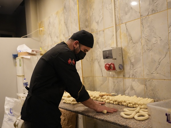 Foto - Enflasyonla mücadele çağırısına katıldılar! Bu simit yüzde 50 indirimli satılıyor